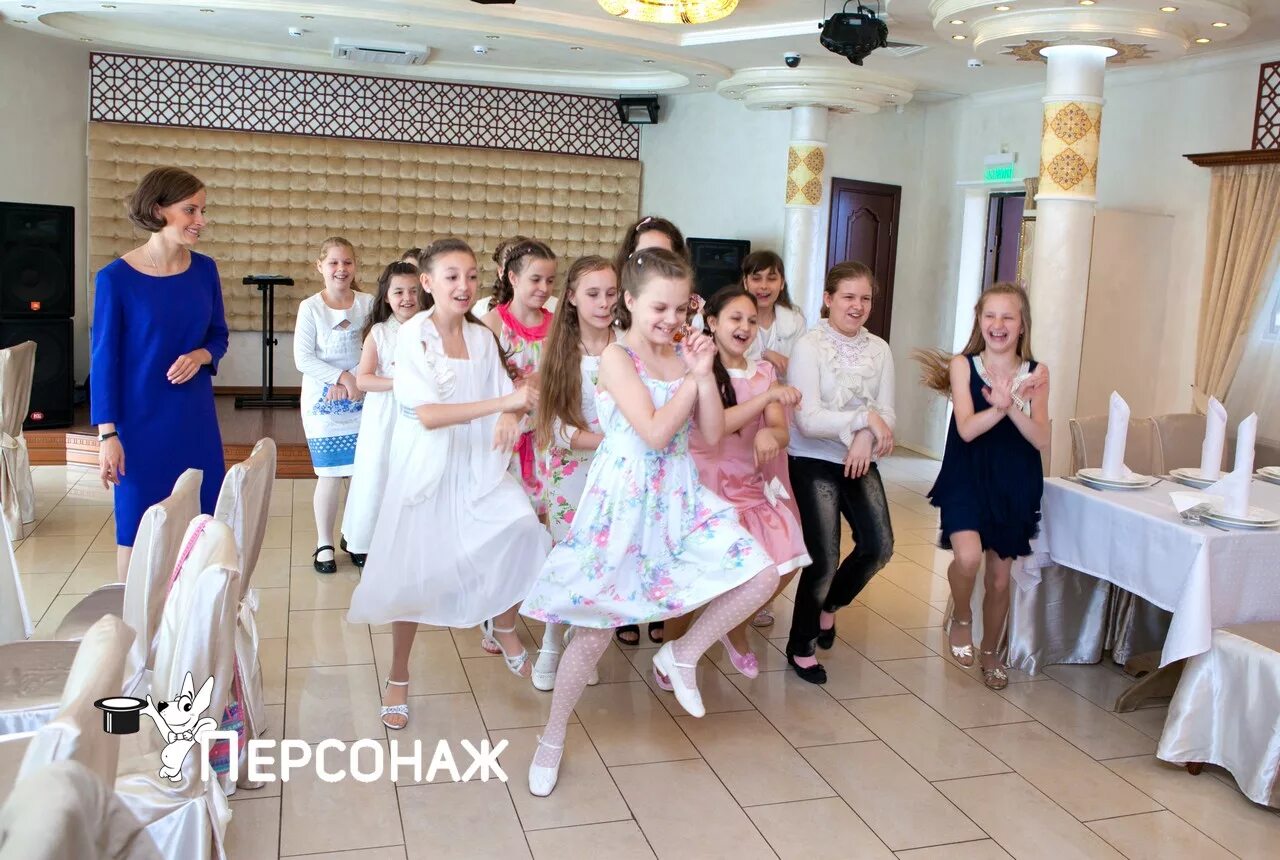 стильная школьная форма. школа интернат 73 на нахимовском проспекте. фотосессия начальная школа выпускной. выпускной 4 класс в стиле. стиляги абакан.