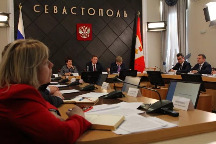 Правительство севастополя губернатор. Правительство севастополя. мэрия севастополя. заседание правительства севастополя. правительство севастополя официальный сайт.