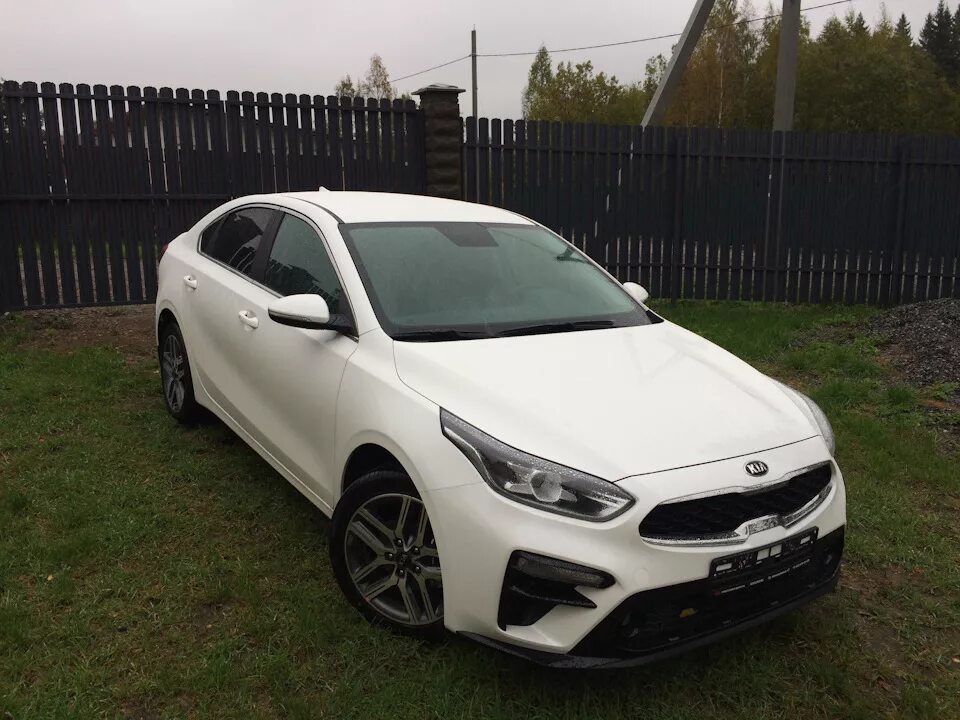 Киа Церато 4. Киа Церато 4 поколения белая. Kia Cerato 4 поколения. Kia Cerato 4 белая.