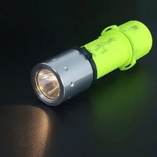 Подводный фонарь желтый свет