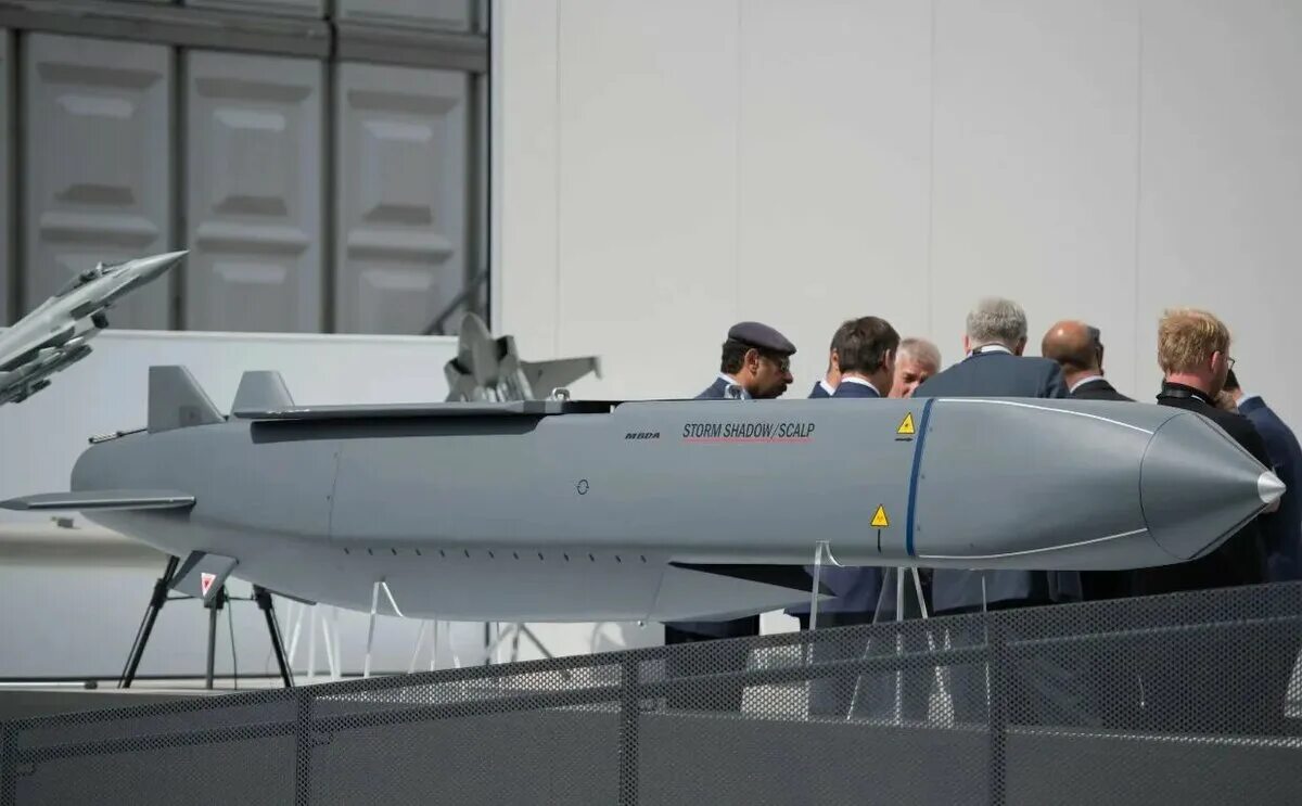 Ракеты большой дальности для украины. Ракеты большой дальности для украины. Ракета storm shadow крылатая характеристики. Крылатая ракета storm shadow / scalp. Mgm-140 atacms баллистическая ракета.
