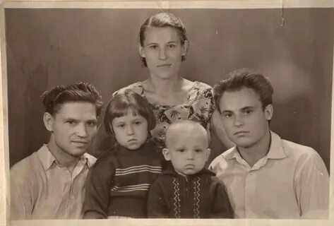 Папа слева