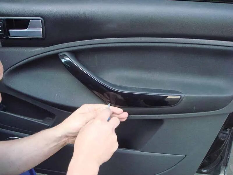 А сзади динамики то были. Решено - Ford Focus II Hatchback, 1,6 л, 2007 года эле