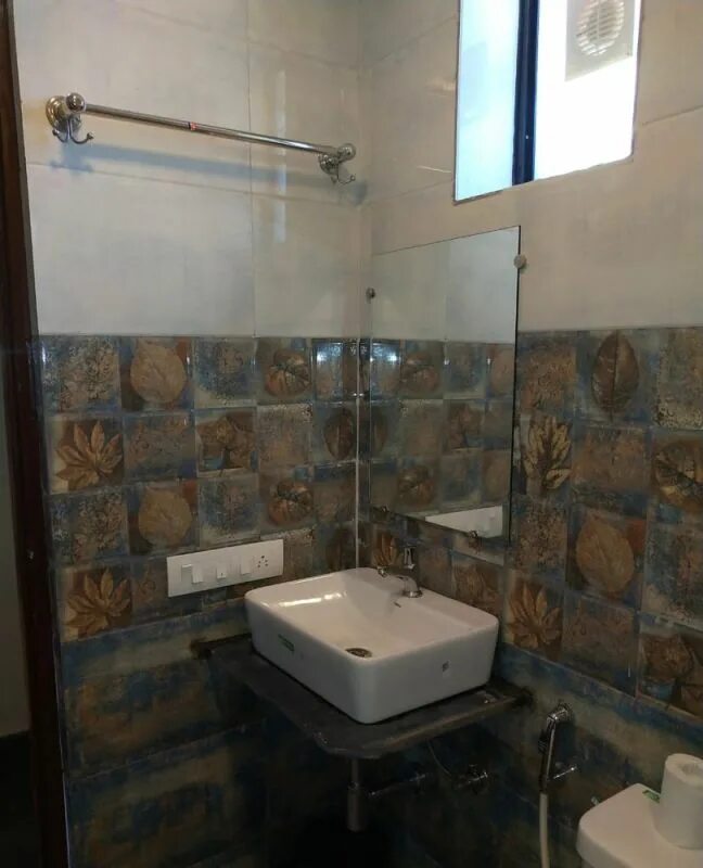 Royal neptunian beach cottages 3. Royal tulip arambol.