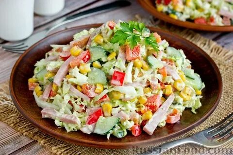 Пекинская капуста ветчина огурец кукуруза