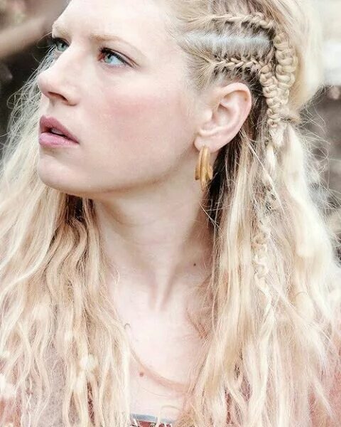 Vikings Inspired Hair: Porunn/Thorunn Viking hair, Hair pale skin, Ball hairstyl