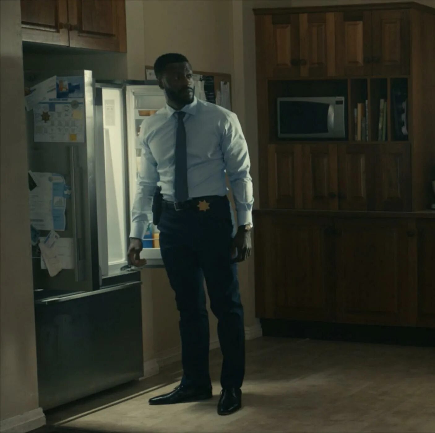 Человек невидимка дом. Художественный фильм невидимки. Человек невидимка дом. Человек невидимка 2020. Невидимый человек фильм 2020.