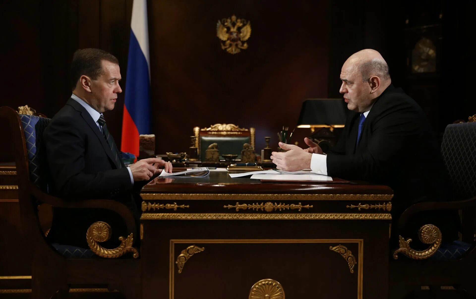 Рост премьер министра. Правительство Медведева и Мишустин. Мишустин и Медведев фото. Второе правительство Медведева.