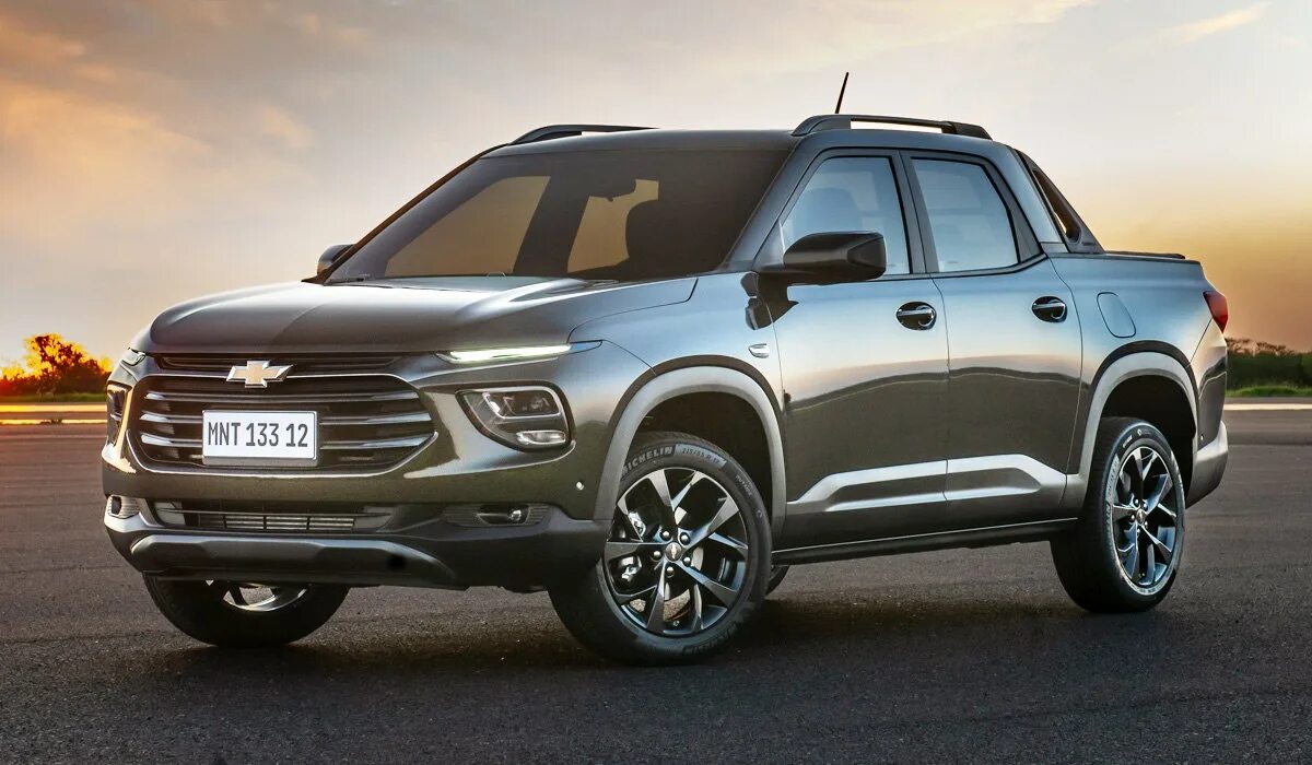 Бюджетные машины 2024 году. Chevrolet Montana 2022. Chevrolet Montana Pickup 2022. Шевроле пикап 2024. Fiat Toro 2024.