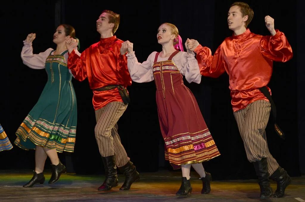 Русско народный танец кадриль. Русский народный танец кадриль. Русский народный танец кадриль. Кабриоль в народном танце. Русский народный танец кадриль.