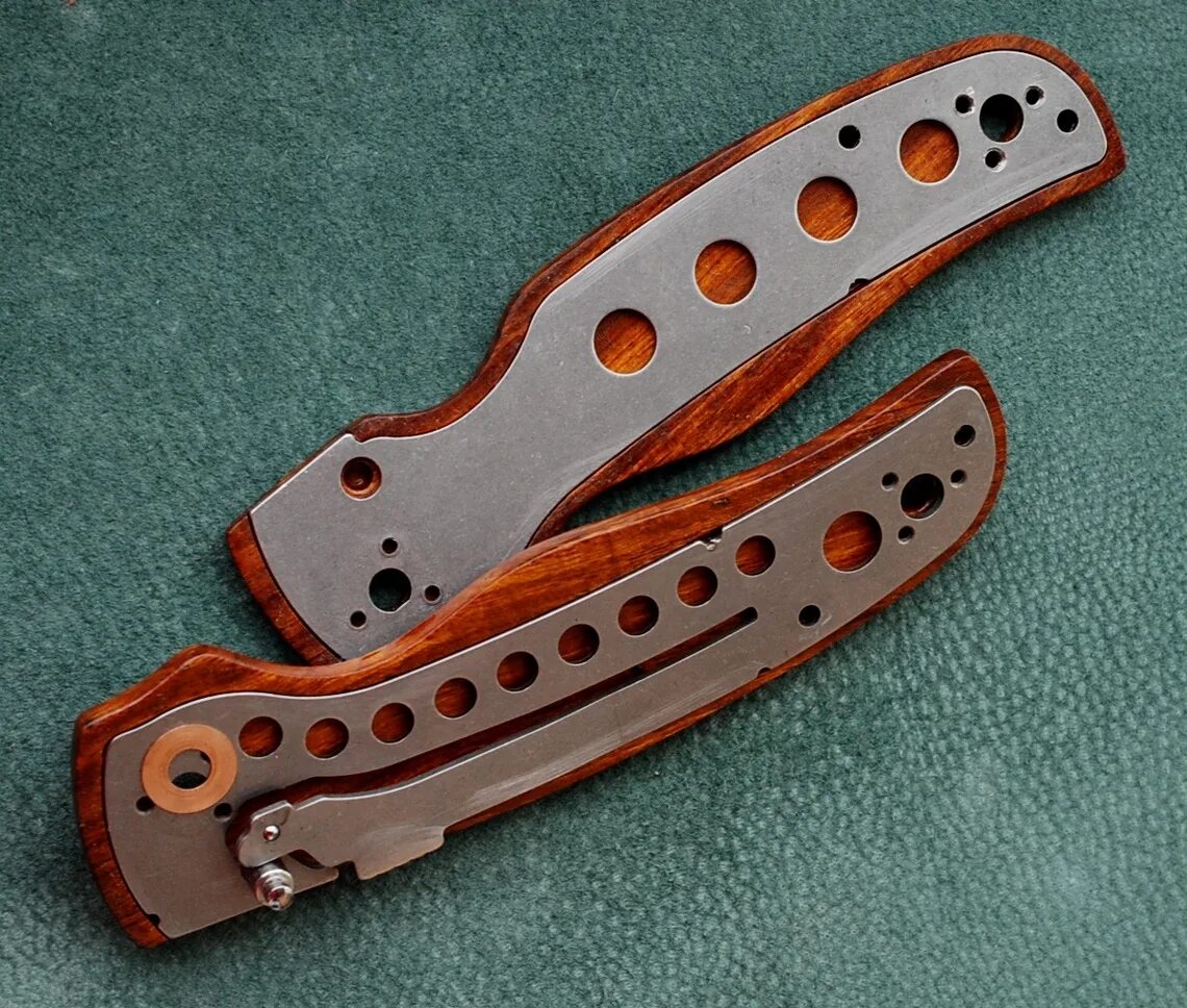Спайдерко шаман накладки. Spyderco endura кастомные накладки. Резная ручка для ножа. Кастомные накладки. Кастомные накладки на мбш quantum.