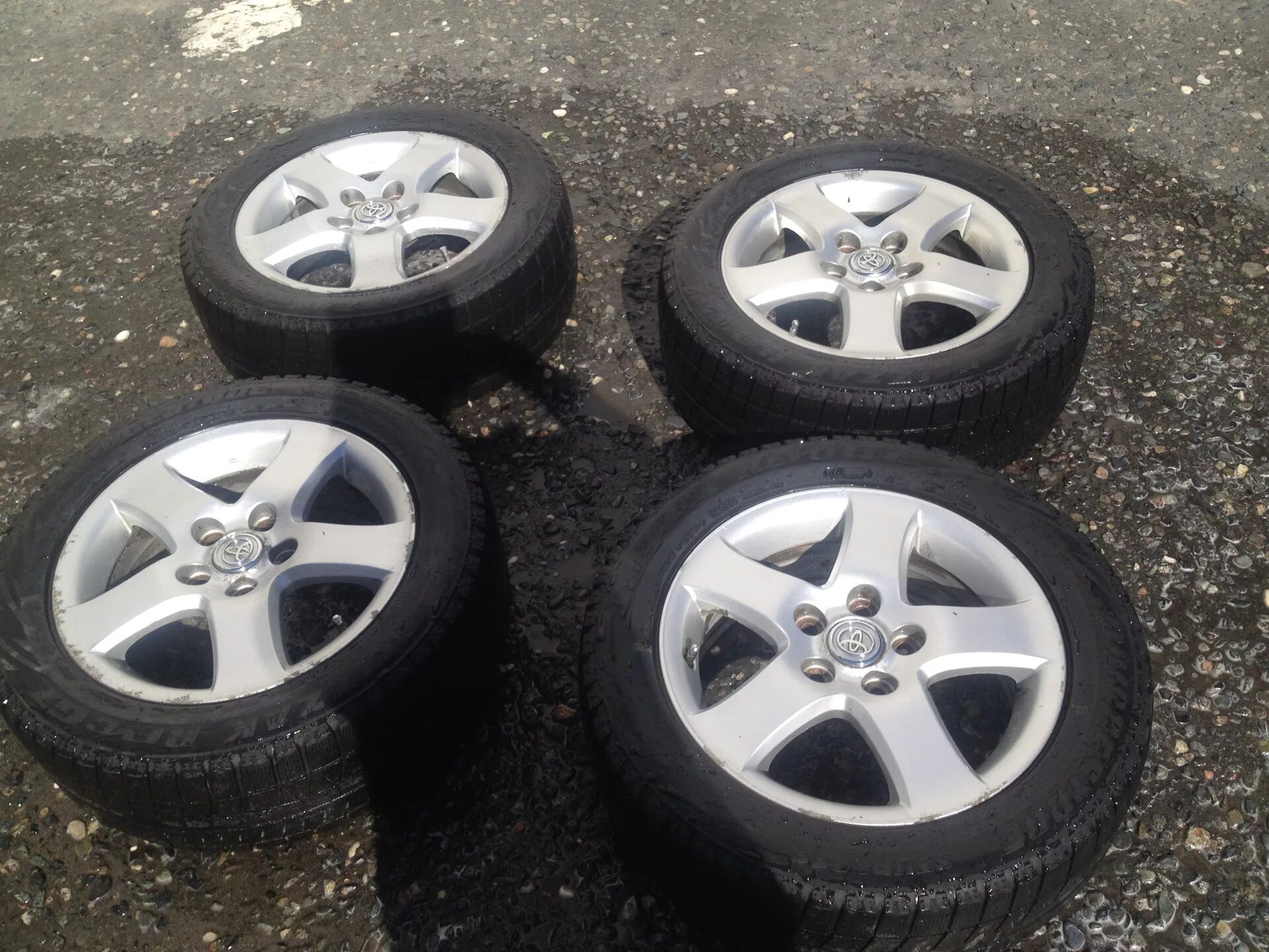 Литые диски тойота королла 150. Диски тойота рав 4 r17. Оригинальные колеса тойота. Оригинальные колеса тойота. Зимние колеса 16 радиус.