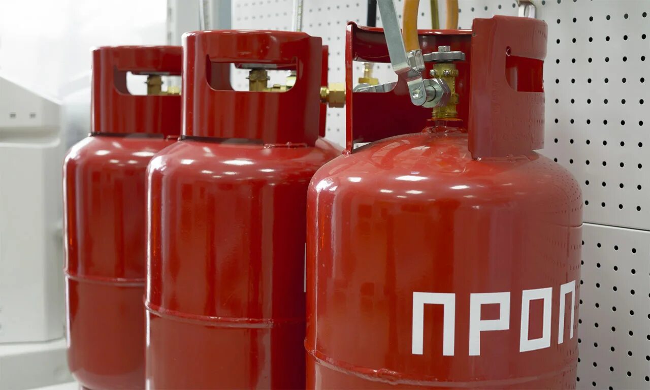Баллоны ижевск. Заправочный газовый баллон азс. бытовой газовый баллон. газовые баллоны для пропана бытовые. заправщик баллонов.