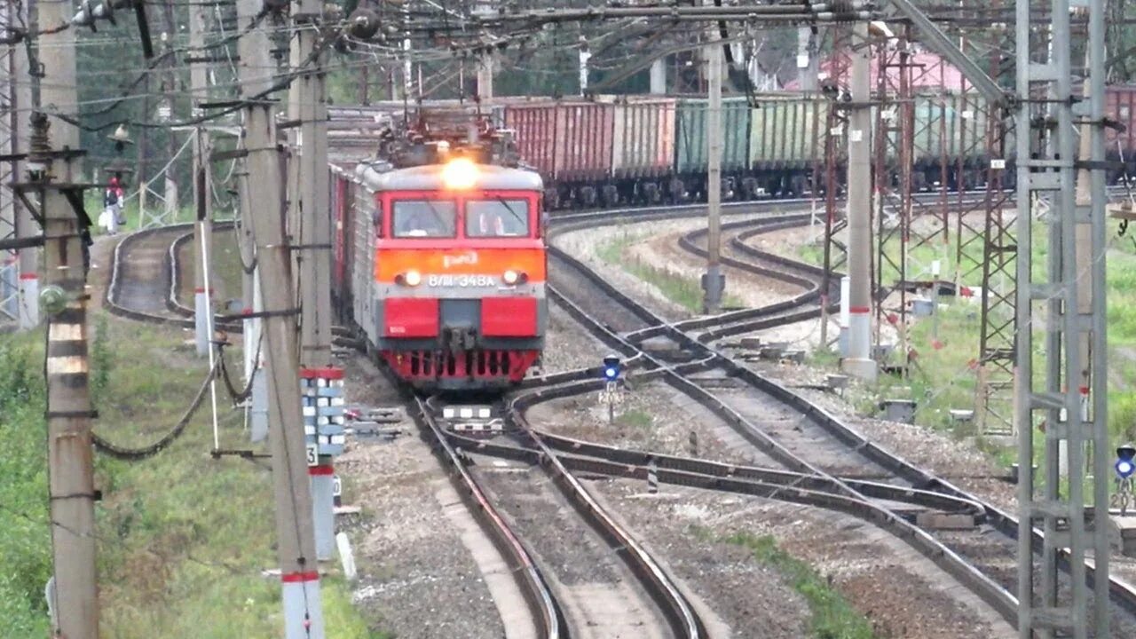 Схема перегона жд. Белый локомотивный на перегоне. Белый огонь на локомотивном светофоре. Вл80с 3001. Вл80с с бустерной секцией.