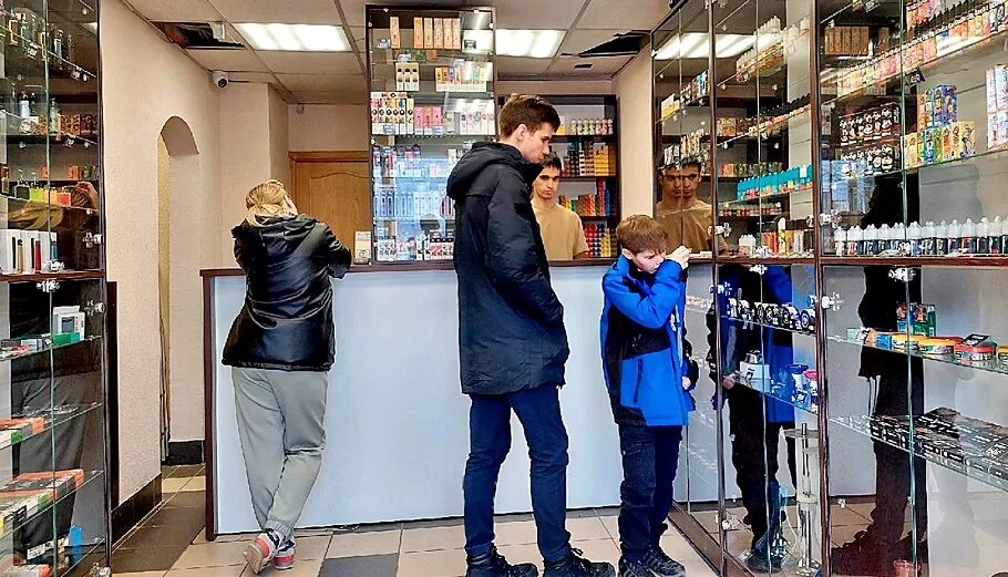 Вейп шоп вилючинск. Сопутствующие товары для вейпшопа. Шарашкина контора вейп. Шарашкина контора. Шарашкина контора магазин.