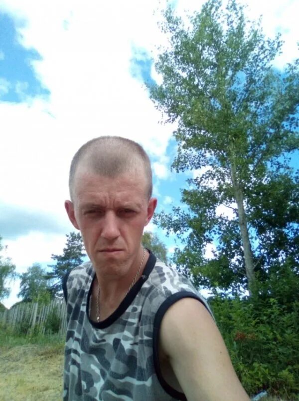 Радиолюбитель игонин. Радиолюбитель. Радиолюбители уфа. Кружок радиолюбителей. Радиостанция узел связи переносная.