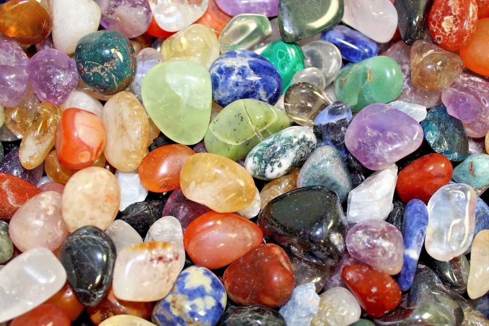 Самоцветы камни. Камень природный натуральный. Коллекция драгоценных камней. Коллекционирование камней. Коллекция самоцветов