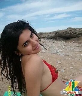 Катяның ас үйдегі жалаңаш суреттері