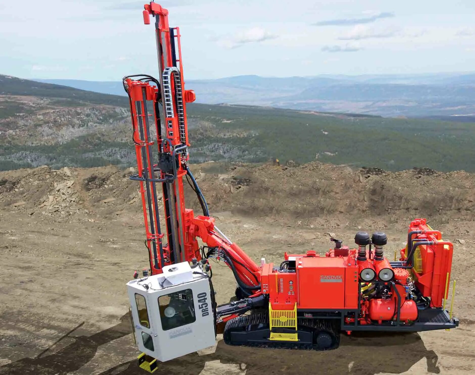 Буровая установка москва. Буровой станок Барс БС-215. Буровой станок Sandvik d50ks. Буровой станок Sandvik Dr 540. Sandvik dr460 станок буровой.