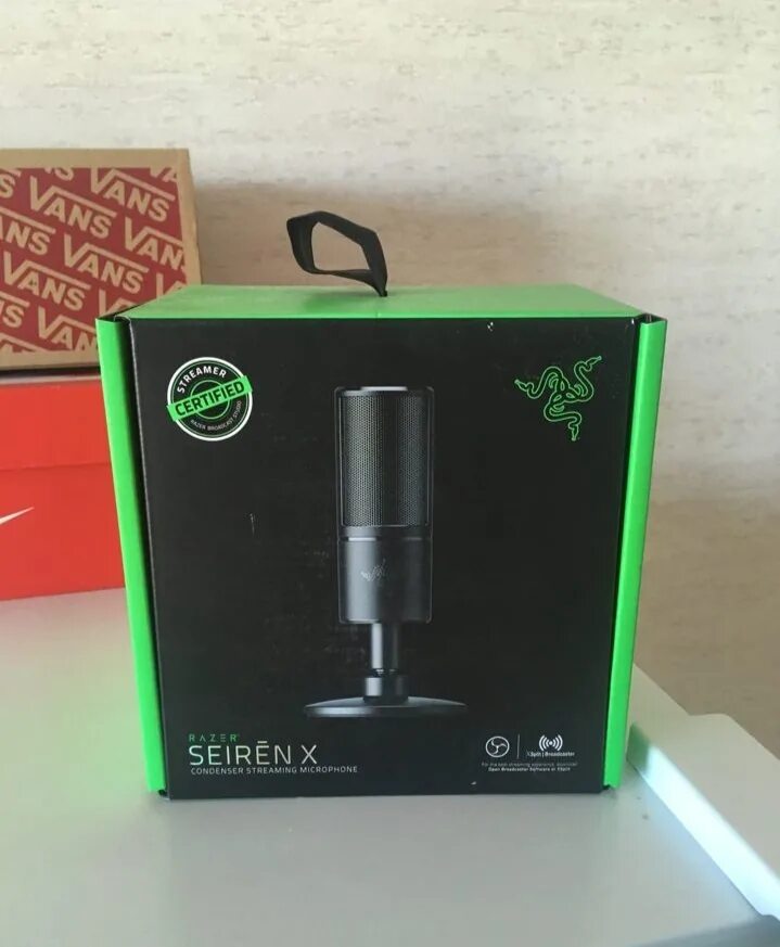 Микрофон razer seiren v3. Микрофон razer seiren v3