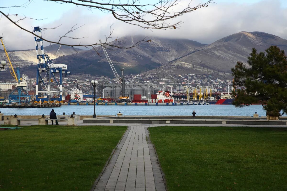 Авито краснодарский новороссийск. Новороссийск / Novorossiysk города Краснодарский краю. Новороссийск Novorossiysk город летом. Новороссийск набережная. Новороссийск окраины.