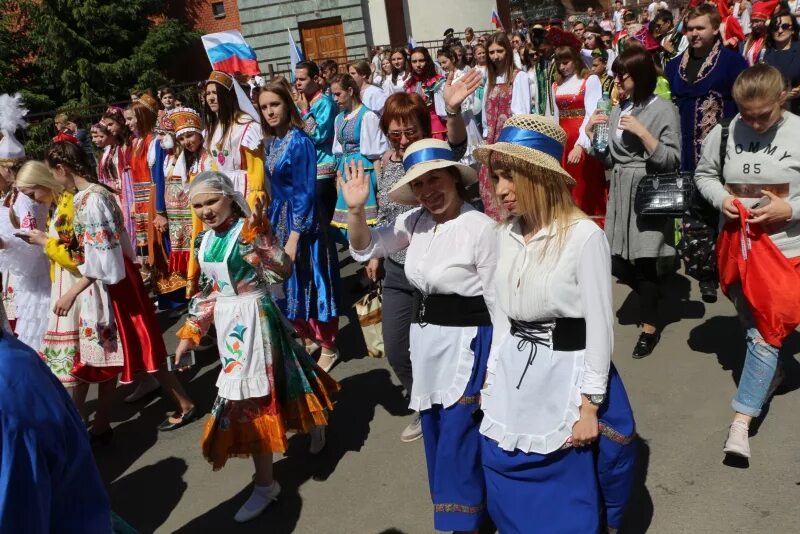 Вестник дружбы народов. Парад дружбы народов россии. шествие дружбы народов. народ россии шествие. парад шествие дружба народов.