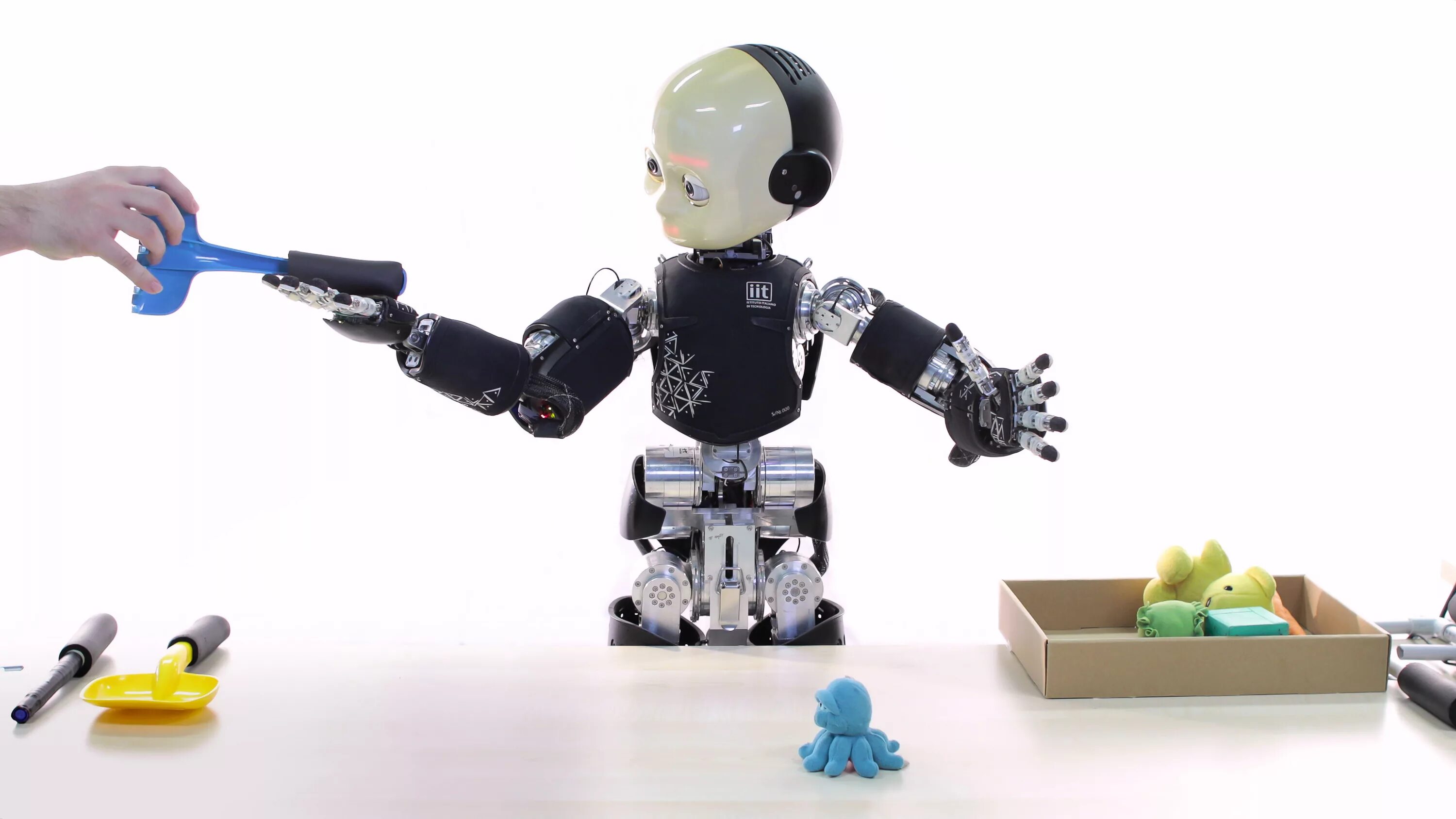 ICUB робот. ICUB робот open source. Робот-ребенок ICUB. Робот с искусственным интеллектом для детей.