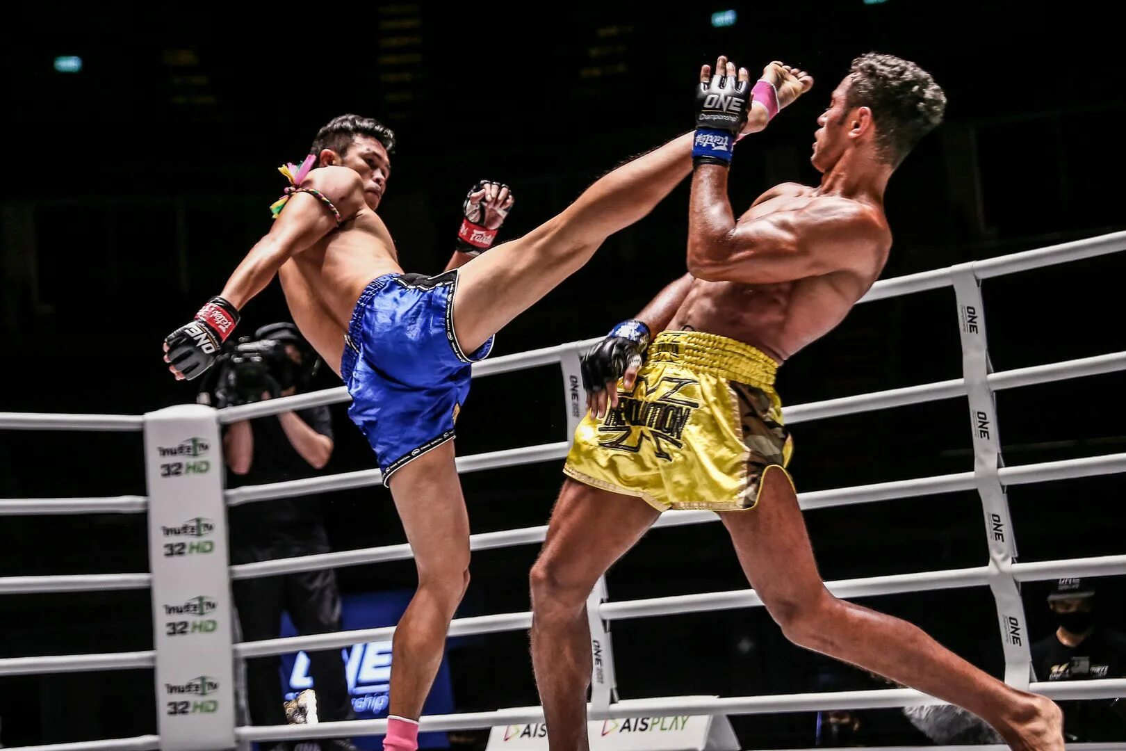 Kick box. Тай бокс Муай Тай. Кикбоксинг Лоу КИК. Таиландский бокс (Муай Тай). Muay Thai 2022.