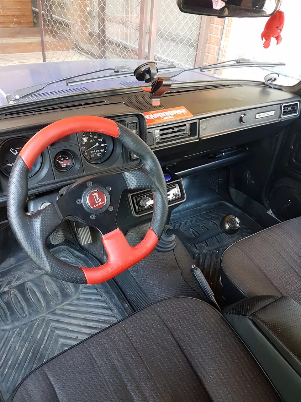 Тюнинг салона 2105. Тюнинг салона ВАЗ 2105. ВАЗ 2105 Salon Tuning. ВАЗ 2105 салон. ВАЗ 21053 салон.