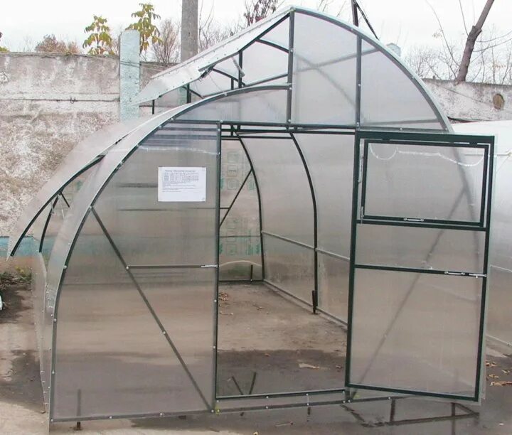 Теплица 6м*3м*2м* "удачная стандарт". Теплица уралочка 6х3. Теплица дачница усиленная новосибирск. Теплица митлайдер 4м. Теплица дачница усиленная оптима.