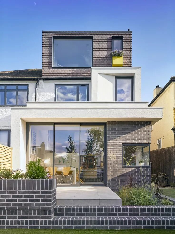 Extension case. House extension cost. extension. vaacum extended house.