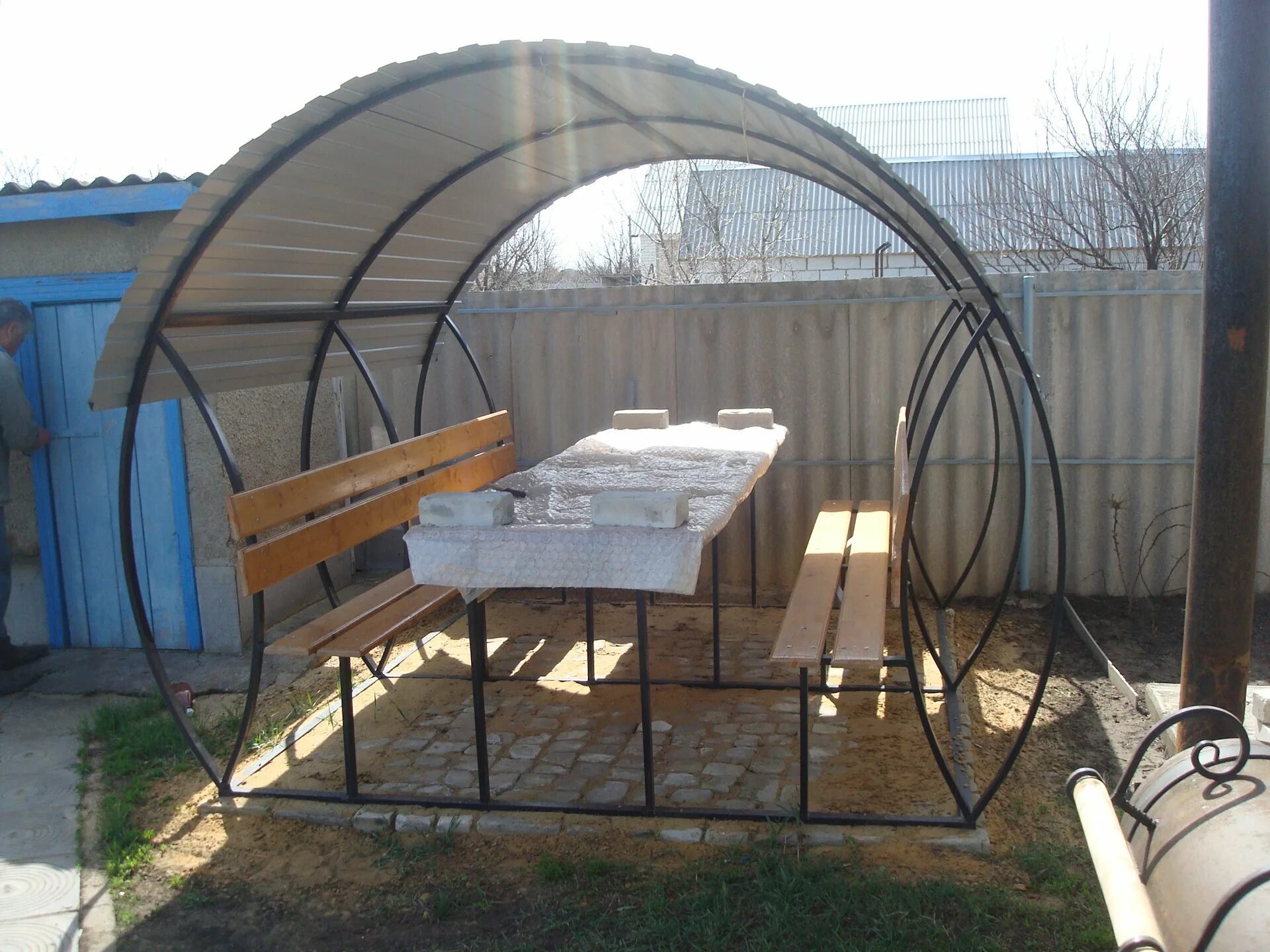 Беседка для дачи из трубы. Беседка газебо из металла. Шестигранная беседка из поликарбоната. Беседка gazebo. Навес gazebo 3*4.