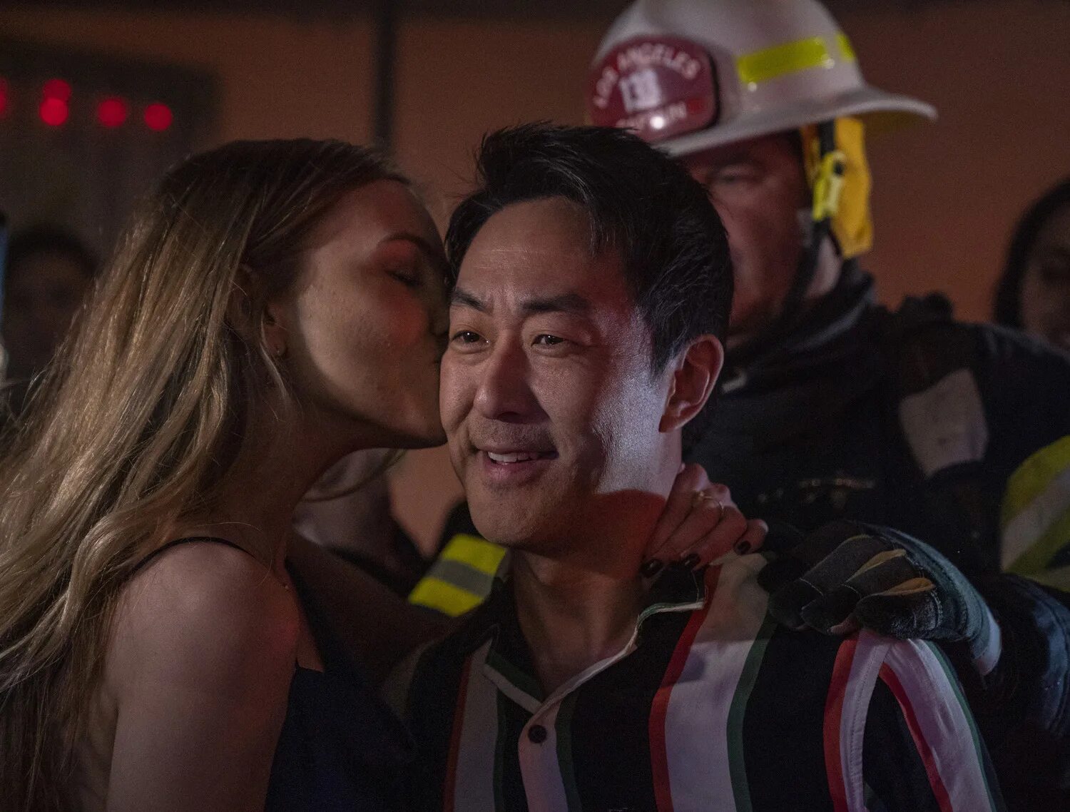 911 служба спасения сериал 2021. 911 сериал кеннет чои. кеннет чои 911. 911 служба спасения сериал чимни. кеннет чои 911.