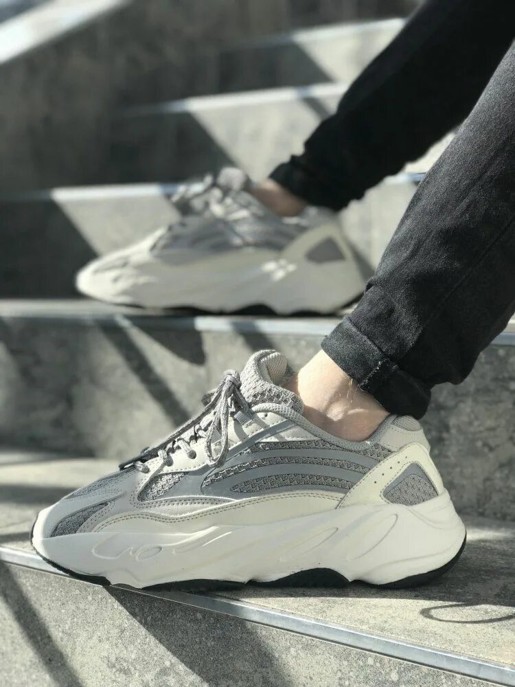 Adidas Yeezy Boost 700. Adidas Yeezy 700 v2. Adidas Yeezy Boost 700 v2. Кроссовки adidas Yeezy 700.