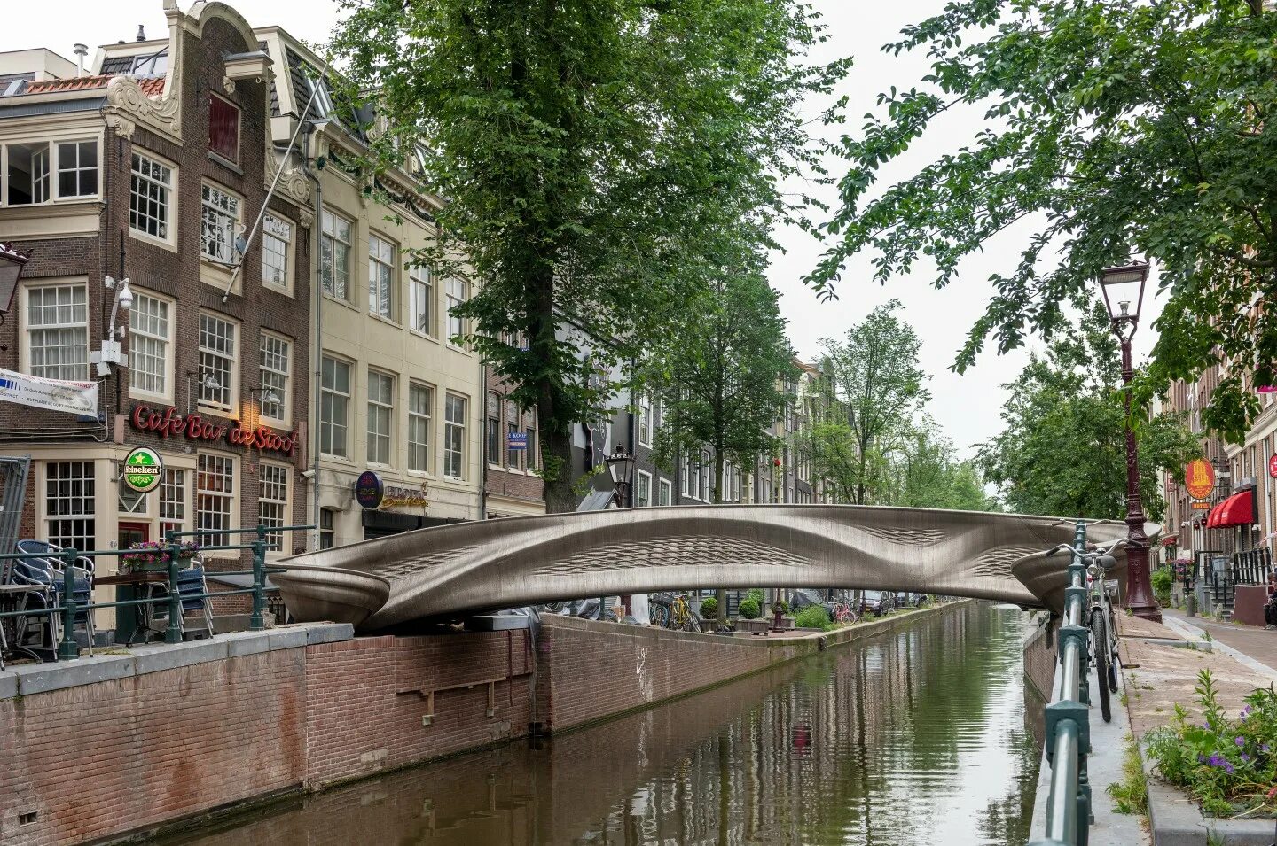 D bridge