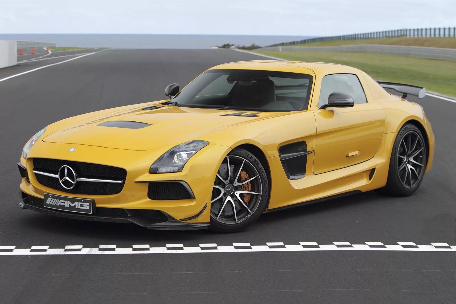 Mercedes-Benz-SLS-AMG. Mercedes-Benz SLS AMG Coupe. Mercedes Benz SLS AMG Black. Mercedes-Benz SLS AMG r197.