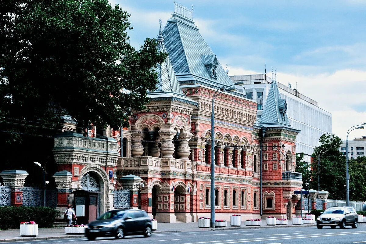 Московские купеческие дома. Особняк купца Игумнова, Москва. Посольство Франции особняк Игумнова. Дом Игумнова большая Якиманка. Особняк Игумнова в Москве архитектура.