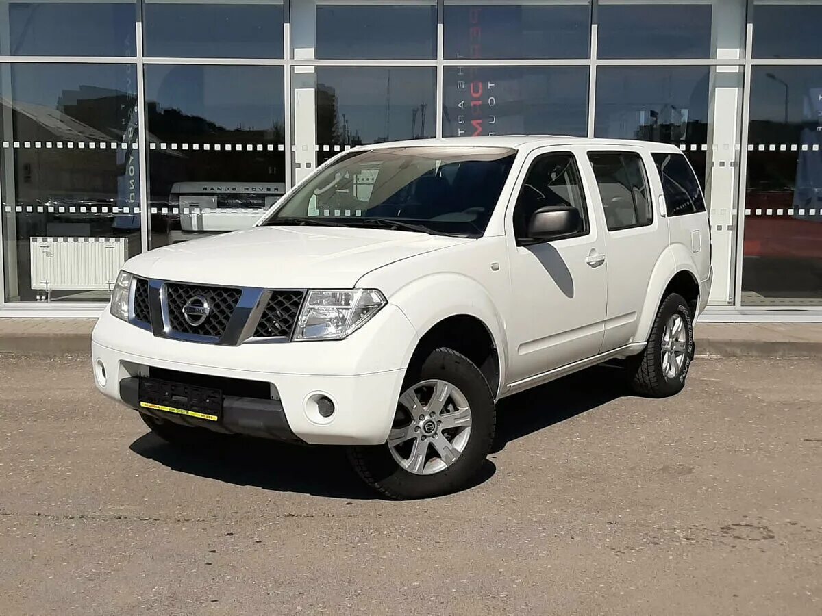 Ниссан патфайндер купить бу авито. Ниссан Патфайндер 2008 белый. Nissan Pathfinder белый. Ниссан Патфайндер 2007 белый. Ниссан Патфайндер 2013 белый.