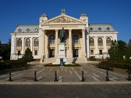 Национальный театр имени