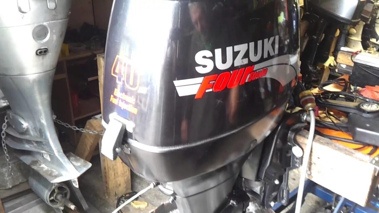 Купить сузуки 40. Suzuki df40 Лодочный мотор. Лодочный мотор Suzuki 40. Suzuki DF 40/50 outboard. Сузуки ДФ 40.