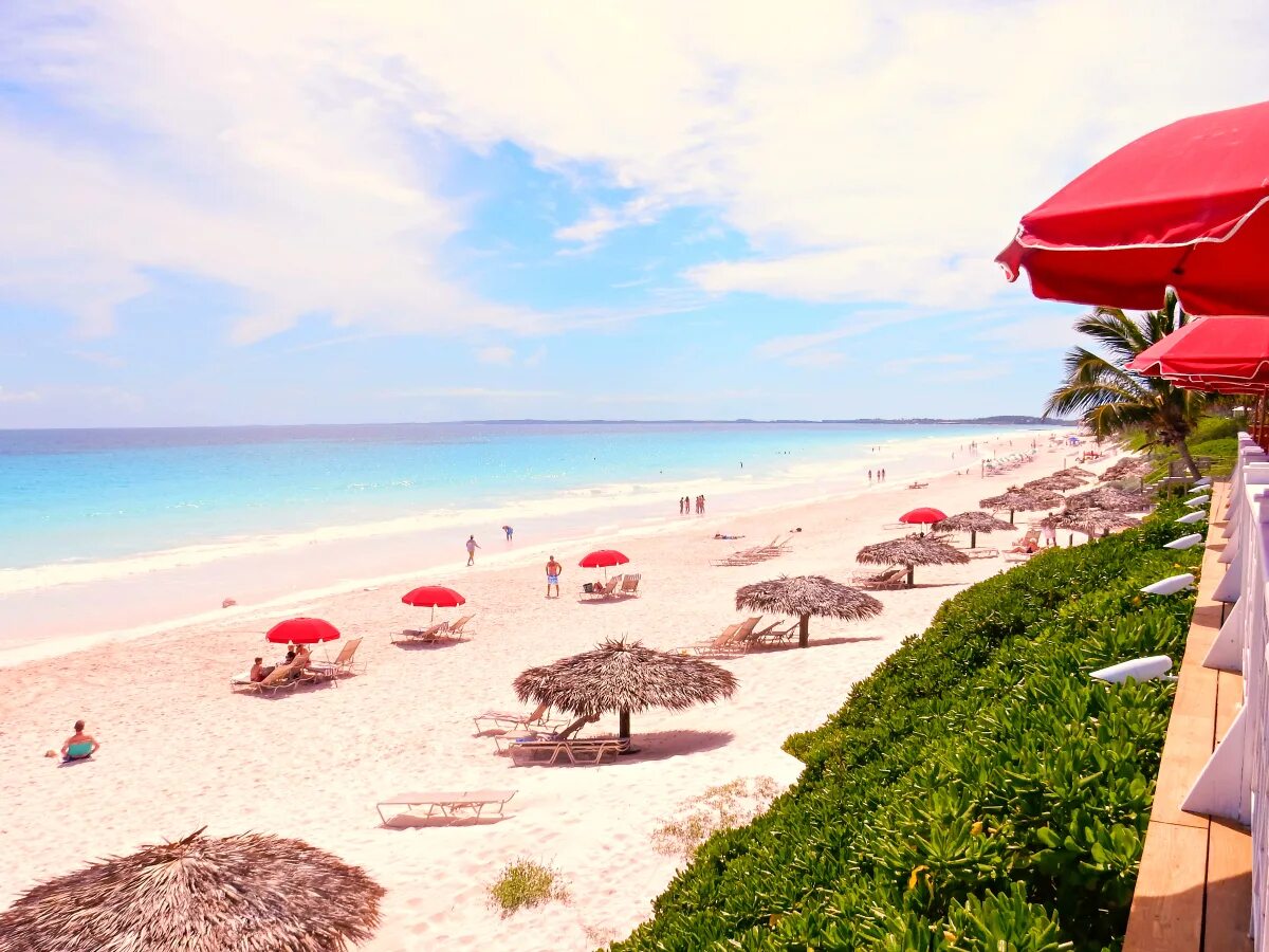 Harbor island. Пинк-Сэндс-Бич, Багамские острова. Pink Sands Beach Багамские острова. Пляж Пинк Сэндс Бич Багамские острова. Розовый пляж Пинк Сэндс Бич, Багамы.