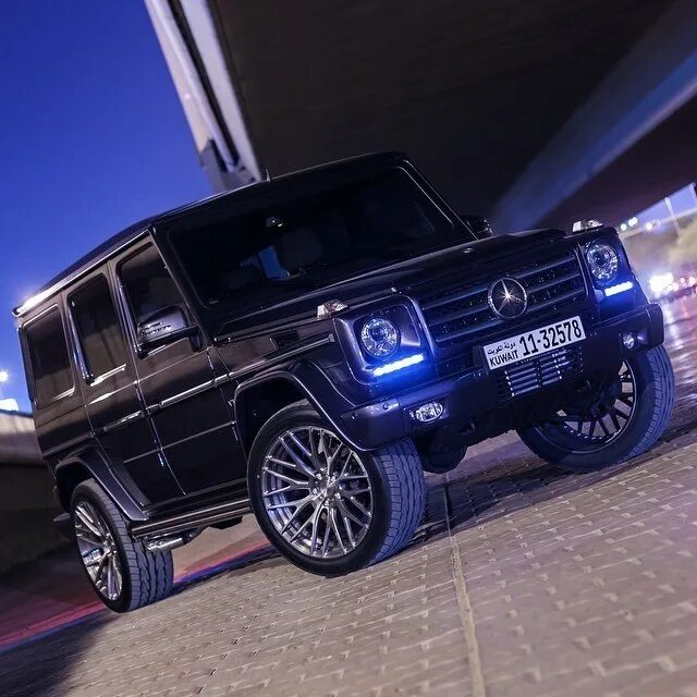 Mercedes g 6. Mercedes g55 amg. Мерседес гелик брабус. Бандитский гелендваген брабус. Машина гелик.
