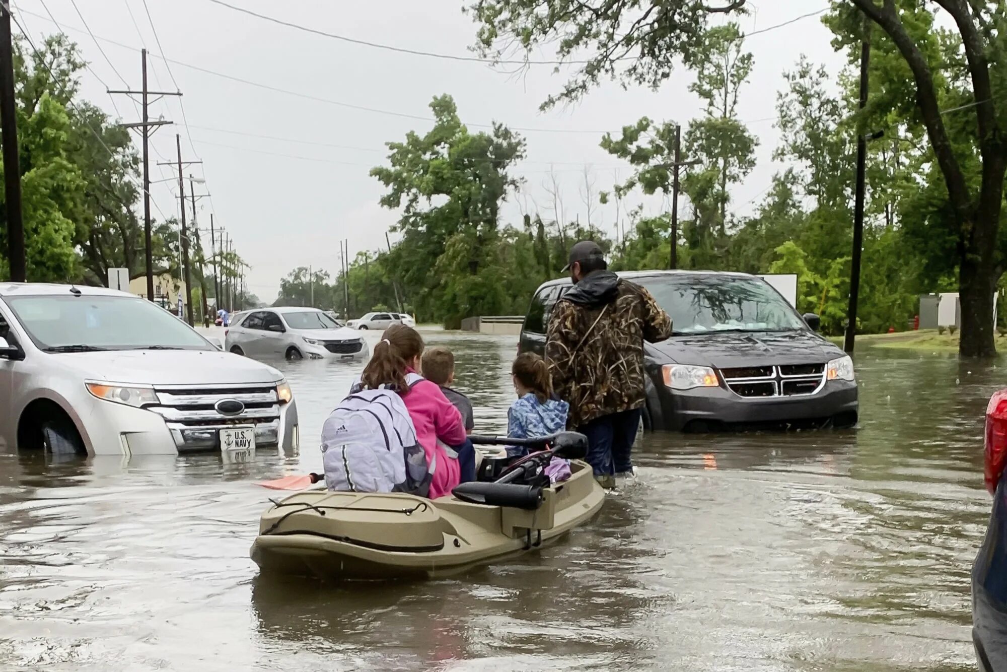 После долгих дождей. Наводнение в Луизиане. Луизиана наводнение 2005 год. Сильное наводнение. Луизиана затопление.