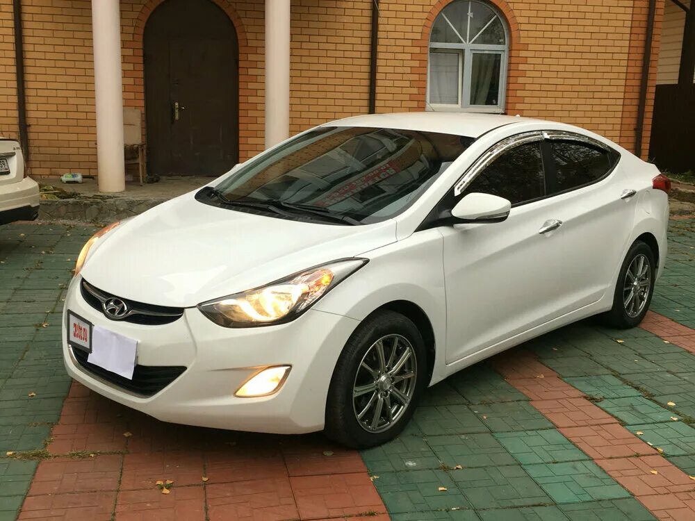 Купить хендай аванте. Hyundai Avante. Hyundai Avante 2011. Hyundai Avante MD 2011. Хендай Аванте 2011 белый.