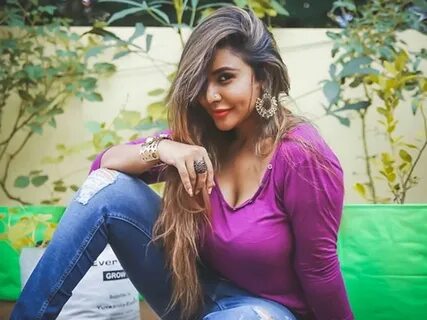 Sri Reddy stripped in front of the Telugu Film Chambers of Commerce and cla...