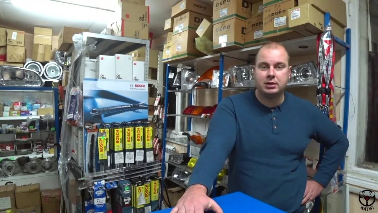 Продавец автозапчастей москва. Склад автозапчастей. Менеджер по продажам запасных частей. Продавец автозапчастей. Продавец автозапчастей.