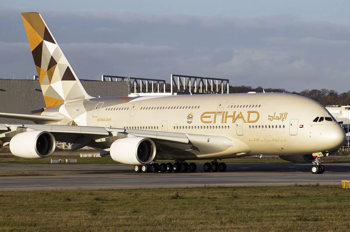 Значение слова аэробус. Аэробус а380 Etihad. Etihad Airways Airbus a380-800. Airbus a380 Etihad. Etihad Airways a380.