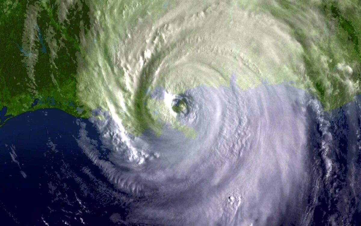 Ураган катрина космические снимки. Тропический циклон катрина. The hurricane. Ураган вид из космоса. Ураган сэнди инфографика.