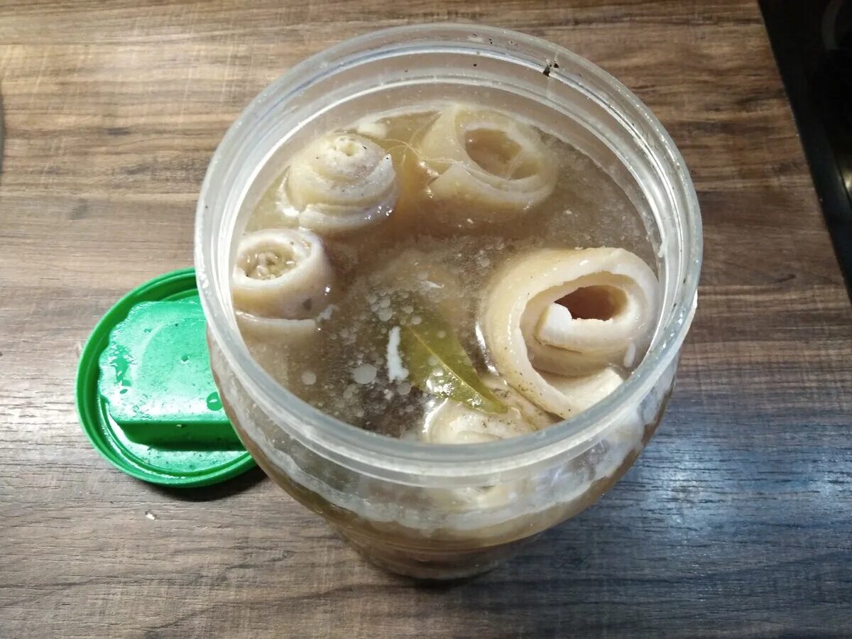 Как посолить шкурки. Как посолить шкурки. Прессованное сало. Закуска из свиной кожи. Как посолить шкурки.