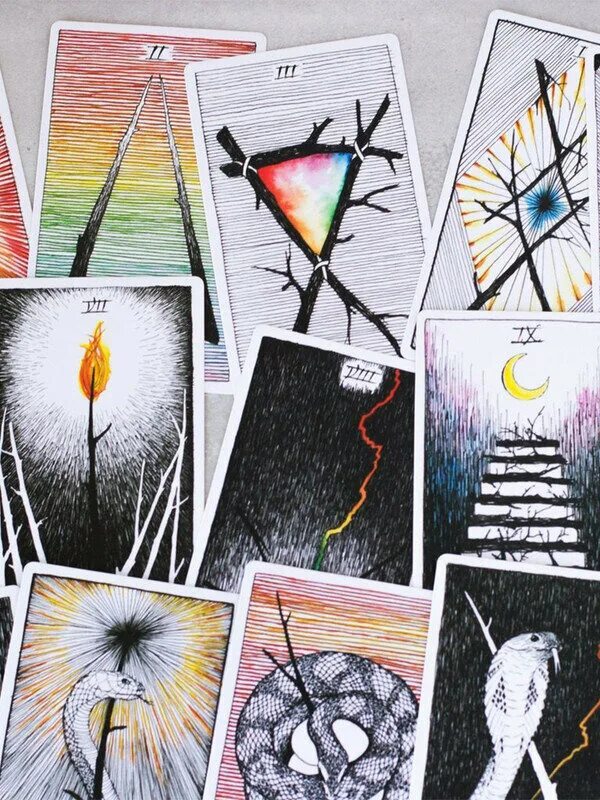 расклады на таро уэйта схемы. таро уэйта толкование и значение карт. расклад на человека таро уэйта. шут в сочетании с другими картами таро. карты "таро".